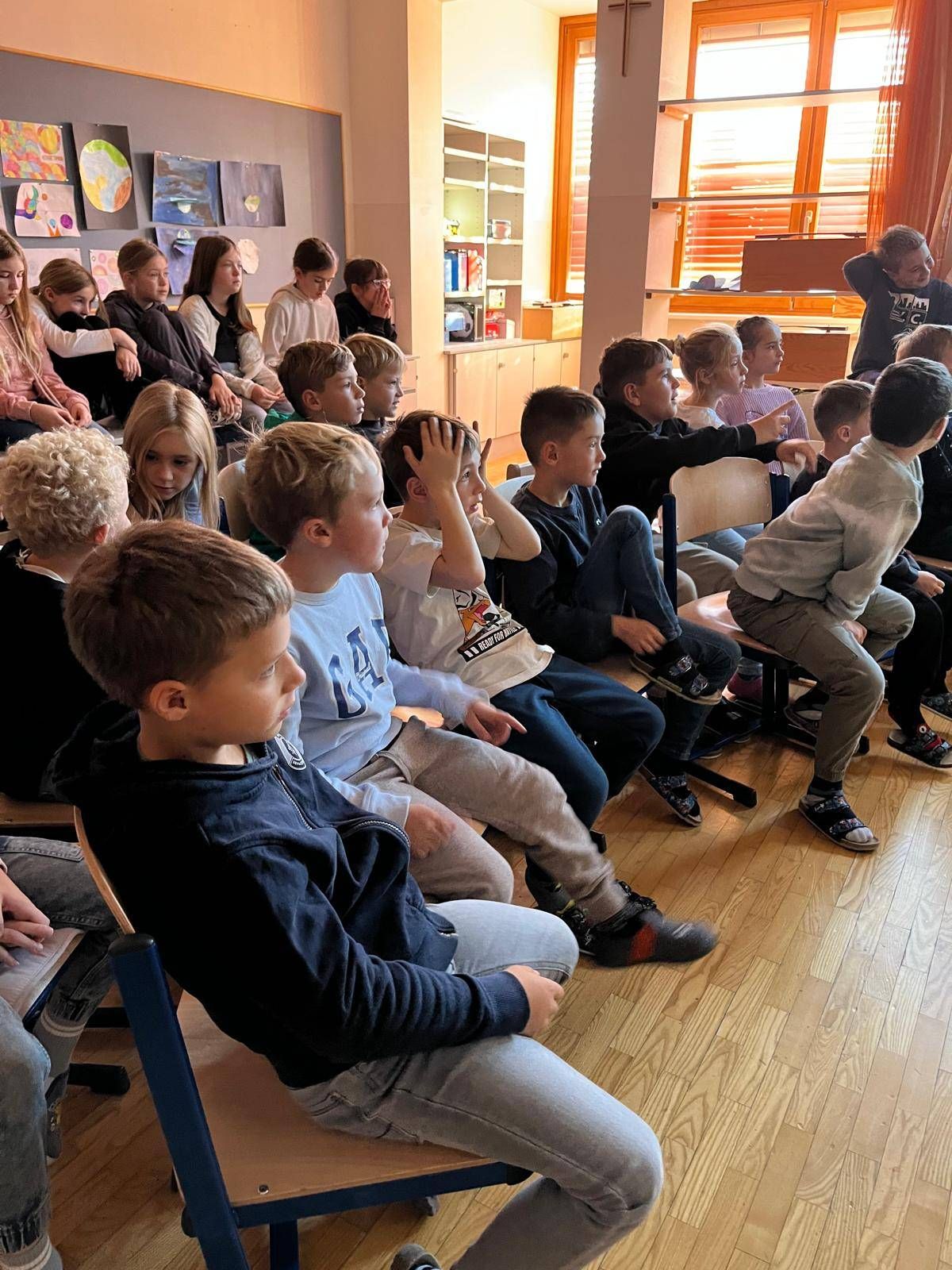 2. und 4. Kl. bei der "Präsentation"